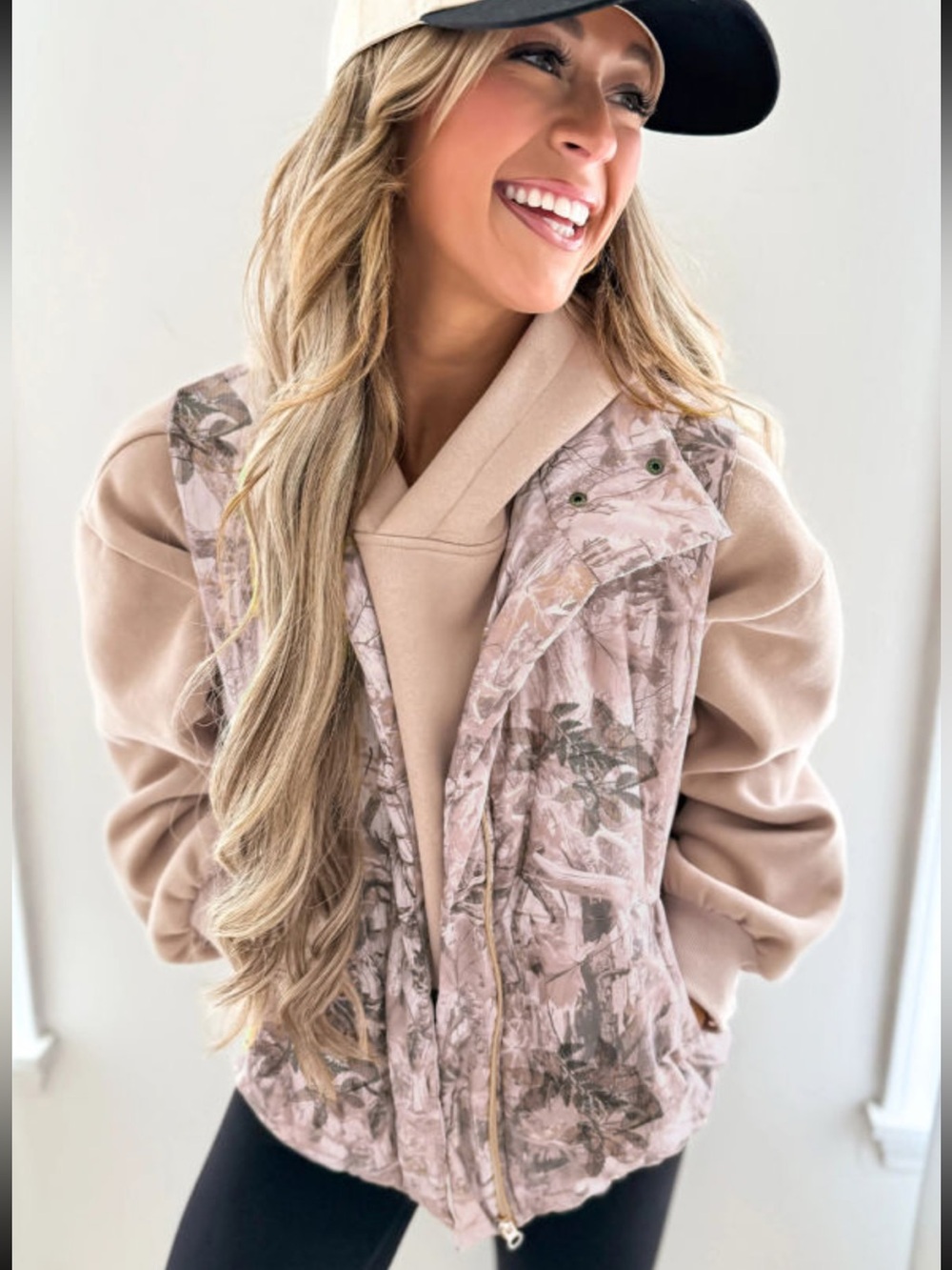 1294. Brown camo leaf winter puffer vest